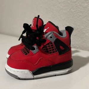 Air Jordan 4 Retro